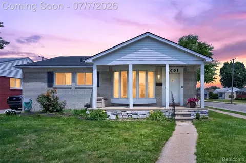 18181 Buckhannon St, Roseville, MI 48066