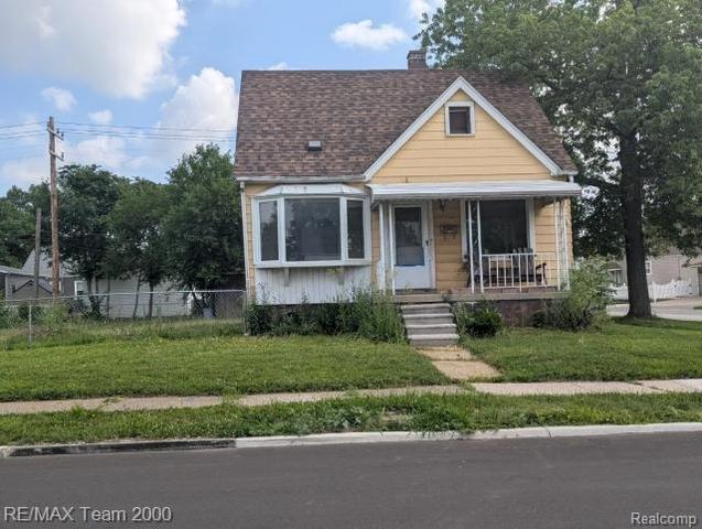 808 White Ave, Lincoln Park, MI 48146