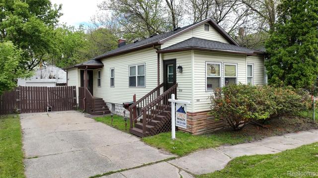 909 N Granger St, Saginaw, MI 48602