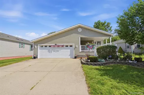 11979 Cedarbrook Dr, Green Oak, MI 48178
