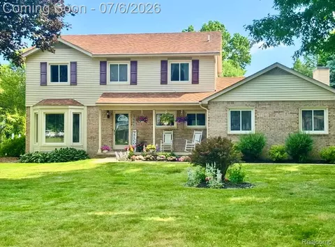 9664 Alger Dr, Brighton, MI 48114