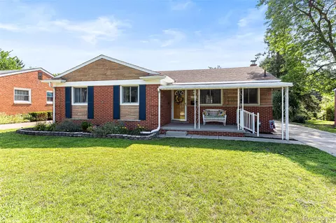 23020 Farmington Rd, Farmington, MI 48336