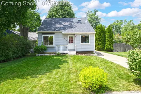 2305 Ellery Ave, Waterford, MI 48327