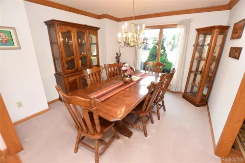 6476 Stonebrook Ln, Flint, MI 48433 photo 8
