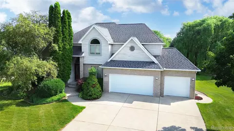 6476 Stonebrook Ln, Flint, MI 48433 photo 1