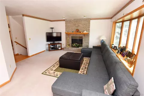 6476 Stonebrook Ln, Flint, MI 48433 photo 6