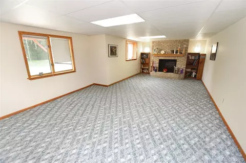 6476 Stonebrook Ln, Flint, MI 48433 photo 12