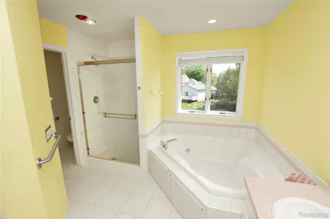 6476 Stonebrook Ln, Flint, MI 48433 photo 19