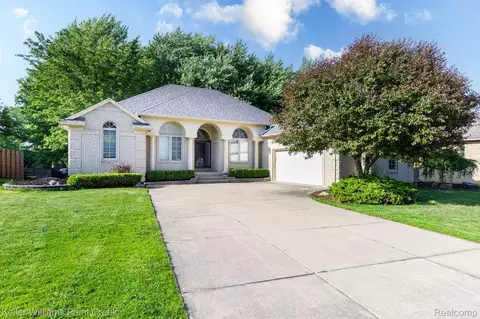 20695 Gaberty Dr, Clinton Township, MI 48038