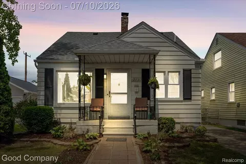 21531 Avalon St, Saint Clair Shores, MI 48080