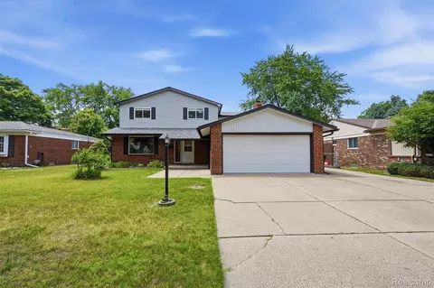 14385 Pere St, Livonia, MI 48154