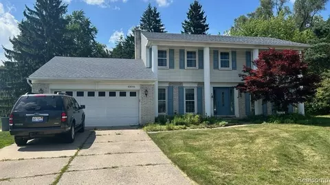 43095 Whisper Ct, Northville, MI 48168