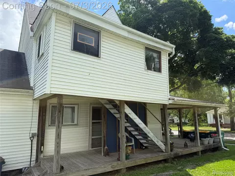305 E Main St, Durand, MI 48429 photo 2