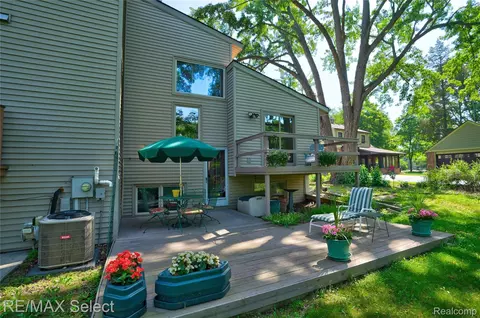 Exterior - 6605 Flushing Rd, Mount Morris, MI 48433 photo 5 of 6