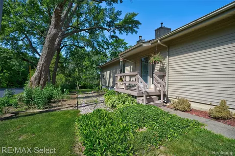 Exterior - 6605 Flushing Rd, Mount Morris, MI 48433 photo 2 of 6