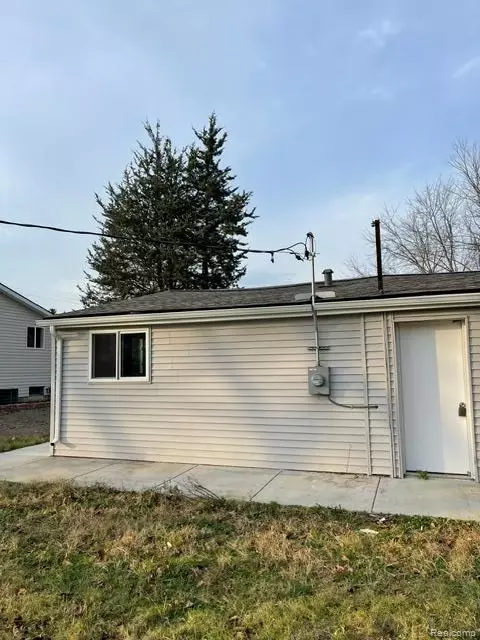 29311 Rockcastle St, Farmington Hills, MI 48336