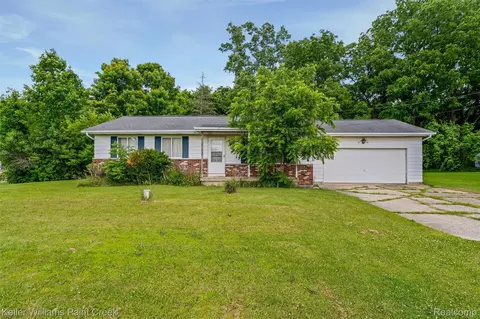 6427 Gale Rd, Atlas, MI 48411