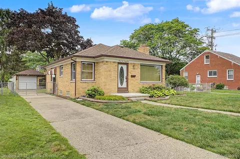 6999 Fenton St, Dearborn Heights, MI 48127