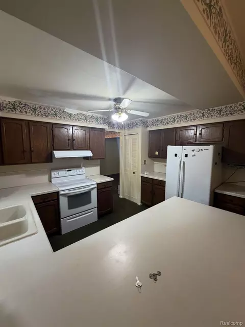 Kitchen - 2249 Belle Meade Dr, Davison, MI 48423 photo 2 of 2