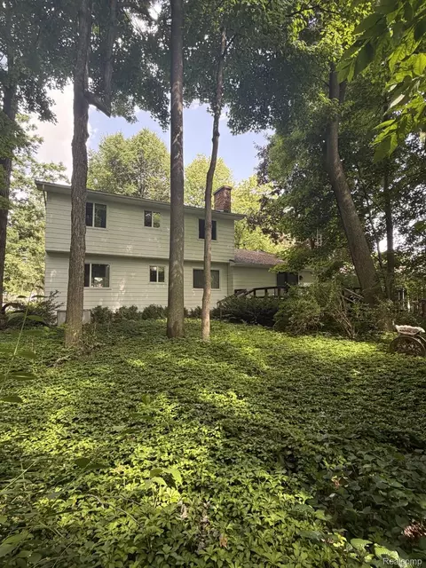 Exterior - 2249 Belle Meade Dr, Davison, MI 48423 photo 2 of 2