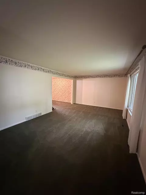 Living - 2249 Belle Meade Dr, Davison, MI 48423 photo 3 of 3