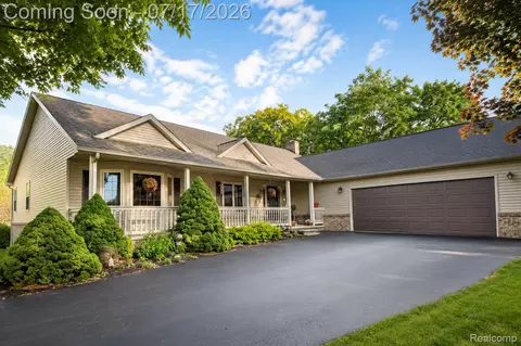 1388 Parks Rd, Wales, MI 48027
