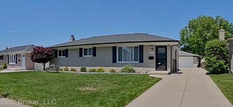 11455 Plumridge Blvd, Sterling Heights, MI 48313