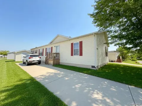 8205 Harrow Ct, Northville, MI 48167