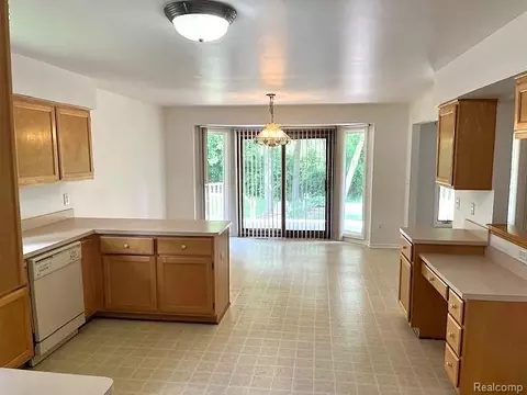 Kitchen - 45926 Riverview Ct, Macomb, MI 48044 photo 1 of 2
