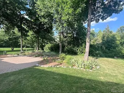 Exterior - 45926 Riverview Ct, Macomb, MI 48044 photo 2 of 2