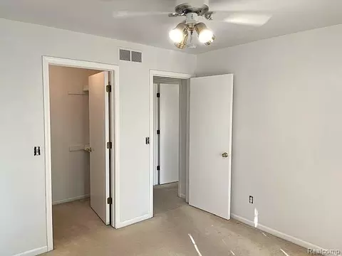 Bedroom - 45926 Riverview Ct, Macomb, MI 48044 photo 2 of 2