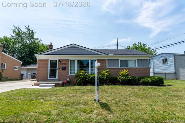 32017 Bertram Dr, Westland, MI 48185