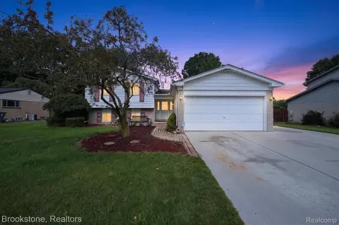 39795 Waldorf Dr, Clinton Township, MI 48038