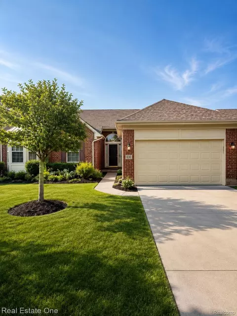830 Woodhaven, Commerce, MI 48390