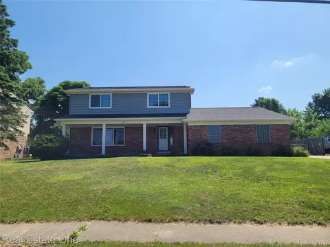 4212 Halkirk Dr, Waterford, MI 48329