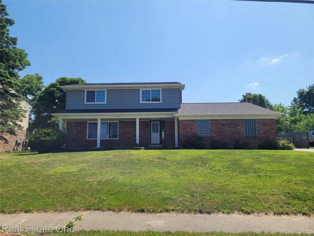 4212 Halkirk Dr, Waterford, MI 48329