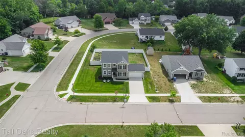 1014 Meadow Dr, Davison, MI 48423 photo 3