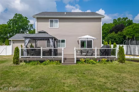 1014 Meadow Dr, Davison, MI 48423 photo 6