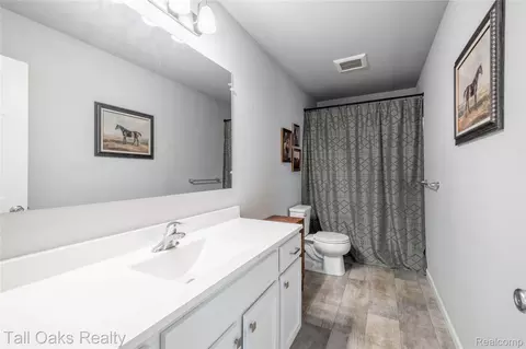 1014 Meadow Dr, Davison, MI 48423 photo 25