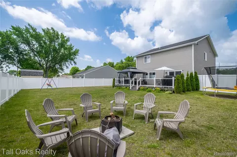 1014 Meadow Dr, Davison, MI 48423 photo 7
