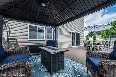 1014 Meadow Dr, Davison, MI 48423 photo 8
