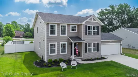1014 Meadow Dr, Davison, MI 48423 photo 2