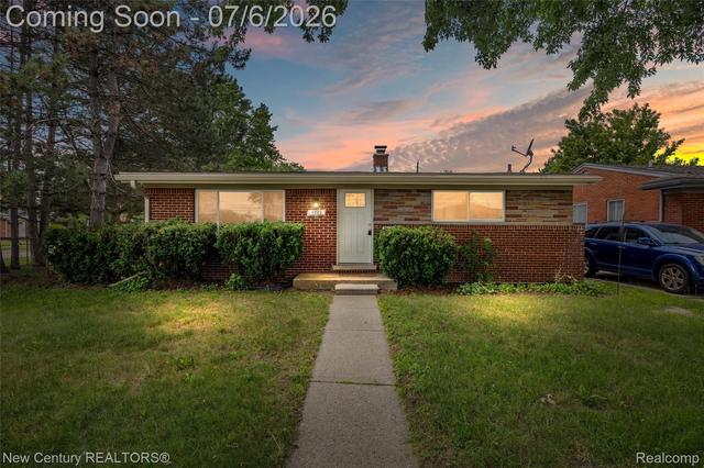 1720 Westbrook Dr, Madison Heights, MI 48071