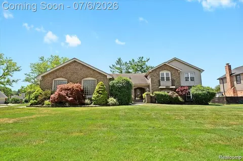 20213 Whitby Dr, Livonia, MI 48152
