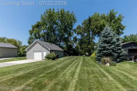 9353 Clifton Ave, Salem, MI 48168