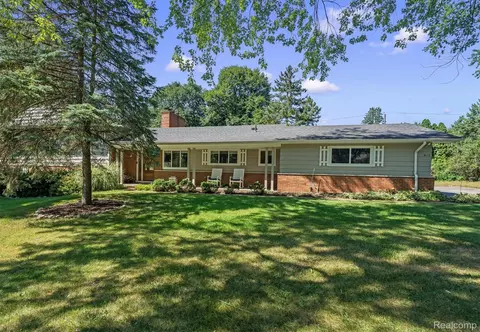 917 S Reading Rd S, Bloomfield Hills, MI 48304