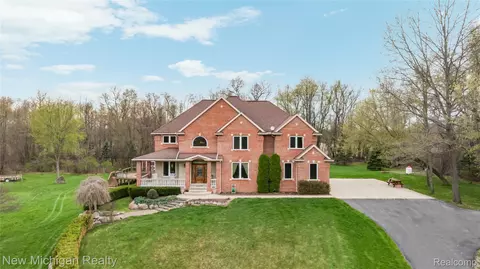 13445 Millie Ct, Holly, MI 48442