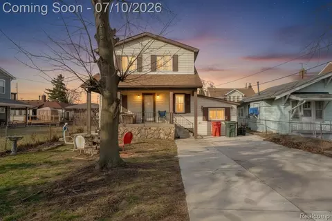 22453 E 10 Mile Rd, Saint Clair Shores, MI 48080