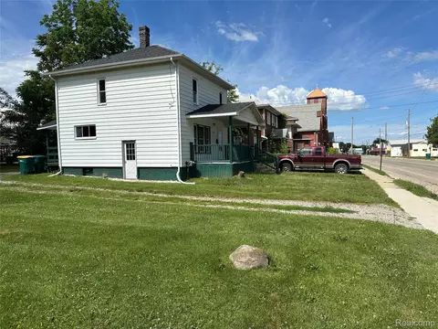 826 E Mount Morris St, Mount Morris, MI 48458 photo 8