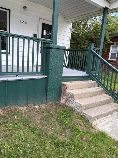 826 E Mount Morris St, Mount Morris, MI 48458 photo 4